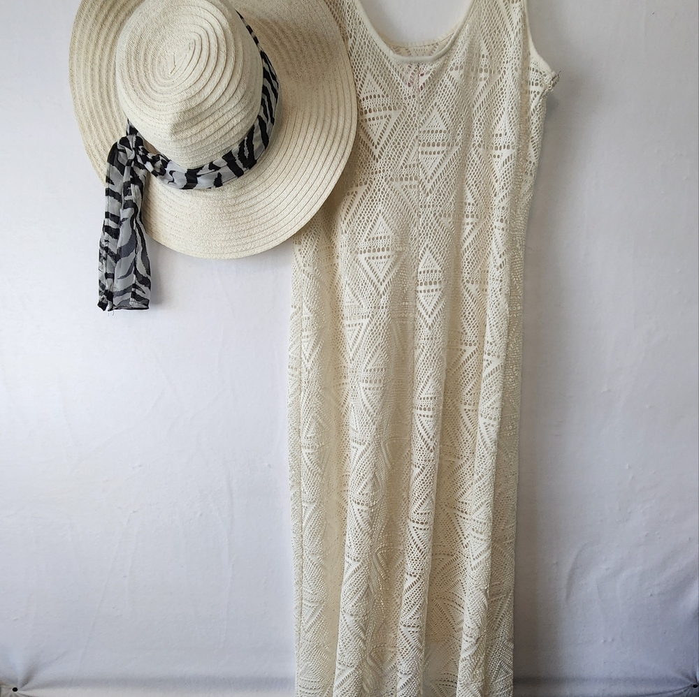Xhilaration Swimsuit Coverup and Matching Hat For Sun Protection